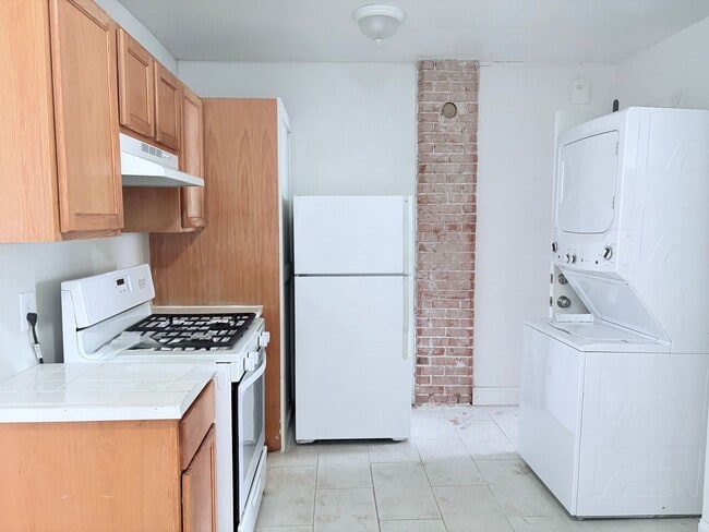 Foto del edificio - Vintage Charm Meets Downtown Convenience!
