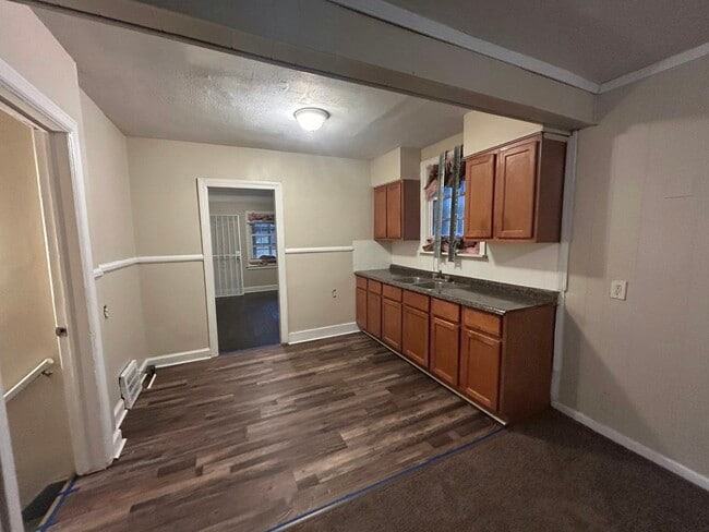 Building Photo - 11490 Laing St