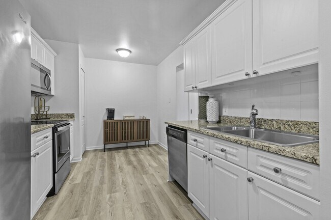 Building Photo - Regents Club of Troy