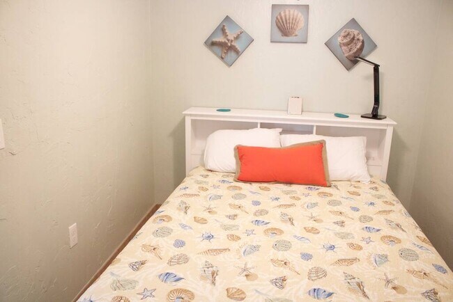 Foto del edificio - 5009 TANGERINE AVE S