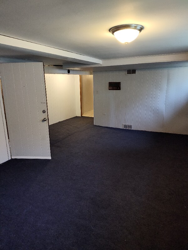 Building Photo - 9056 Lamon Ave