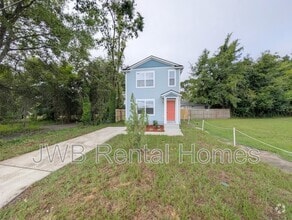 Building Photo - 2118 Forest St