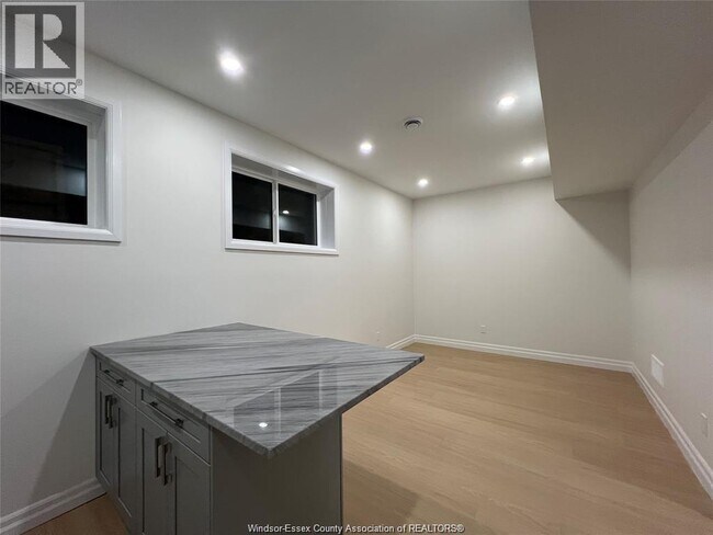 Building Photo - 348 Campbell Ave