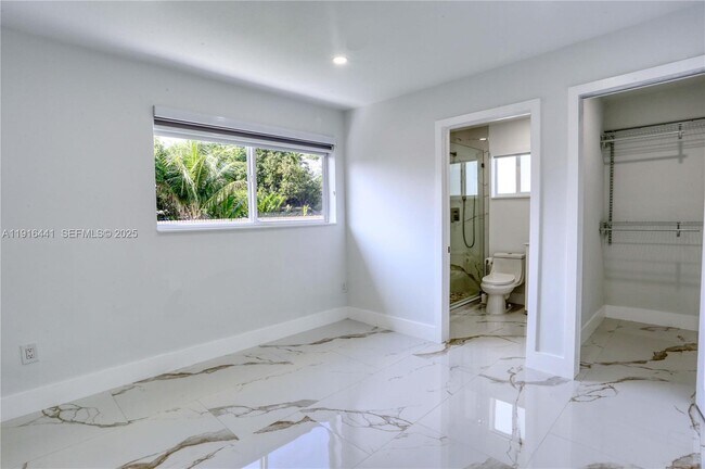 Foto del edificio - 3305 SW 2nd St