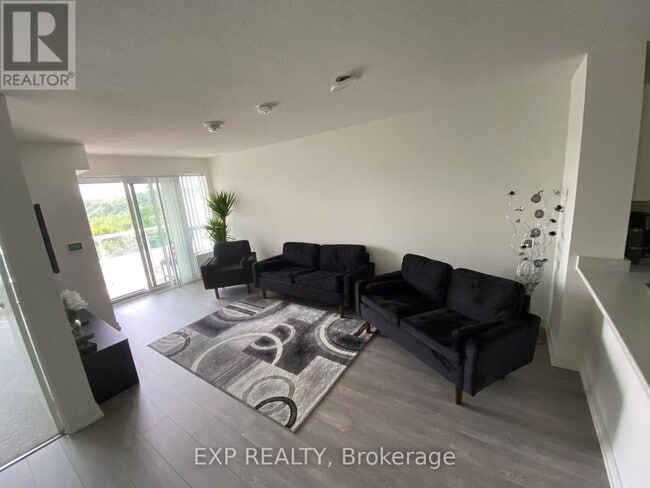 Building Photo - 10 Wilby Crescent