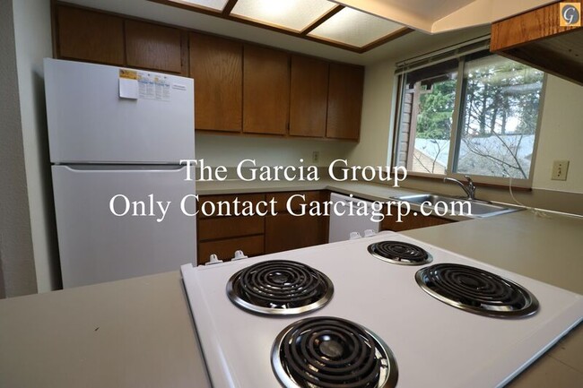 Building Photo - 5902 SW Karla Ct