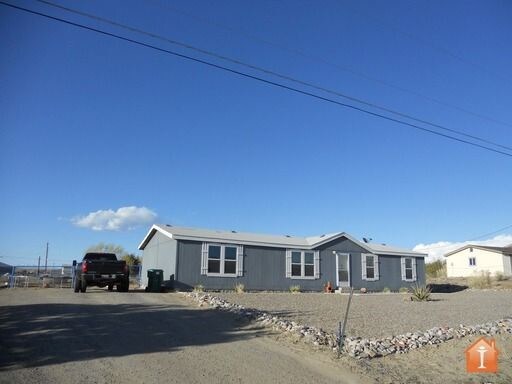 Building Photo - Cute 3 Bedroom 2 Bath Horse Property
