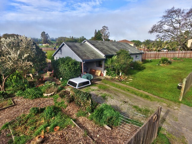 Foto del edificio - 10345 Old Redwood Hwy