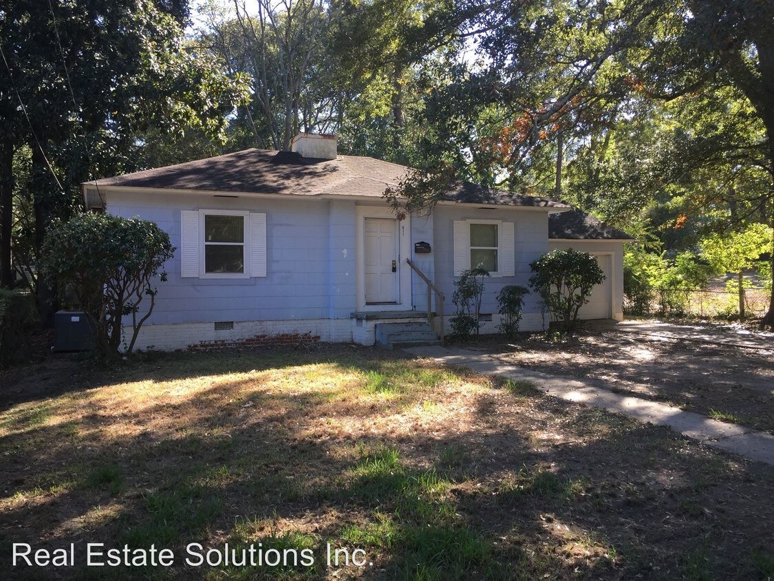 Building Photo - 3 br, 1 bath House - 611 Robinhood Rd.