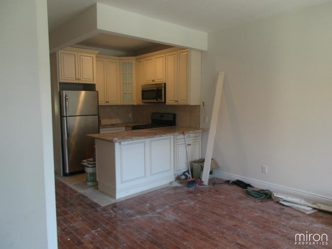 Building Photo - 5451 63rd Pl