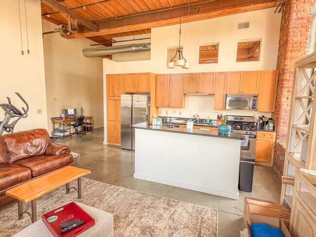 Foto del edificio - 400 Mills Ave