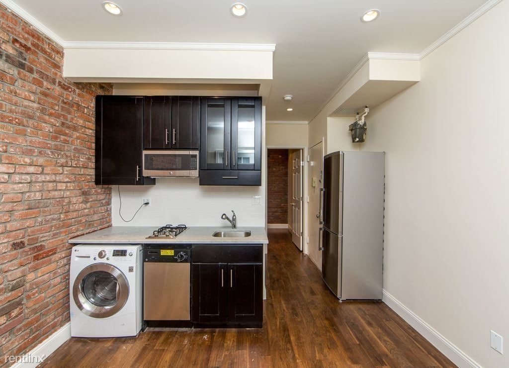 Primary Photo - 2 br, 1 bath Apartment - 614 E 9th St