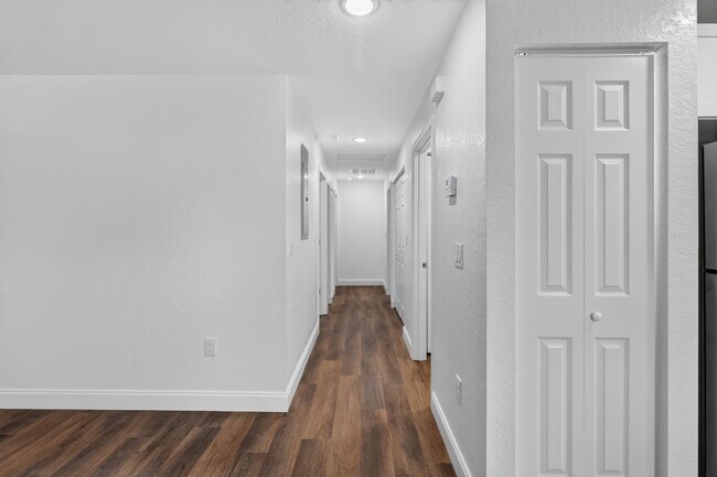 Foto del edificio - 728 Henry Rd