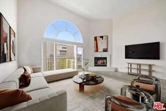 Building Photo - 435 Arnaz Dr