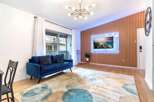 Foto principal - 2627 Douglas Ave