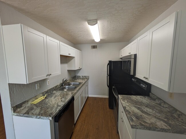 Foto del edificio - 3624 Tree Ridge Ln NE
