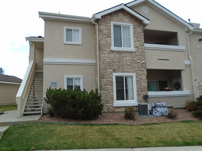 Foto del edificio - Condo, near Ft Carson, completely remodeled