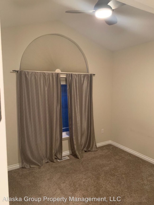 Building Photo - 3 br, 2 bath House - 5771 E Fetlock Dr