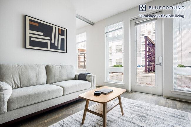 Building Photo - 445 Artisan Way