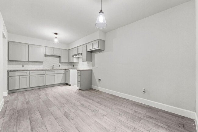 Building Photo - 9026 Kempwood Dr