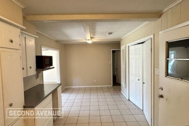 Building Photo - 11 Luau Dr