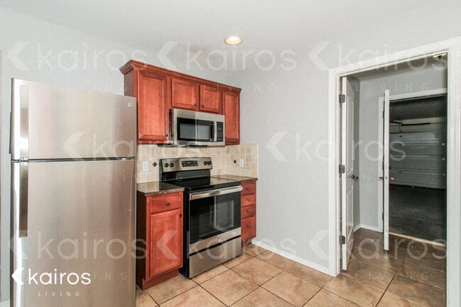 Building Photo - 8302 Taos Dr