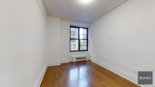 Building Photo - 200 W 58th St