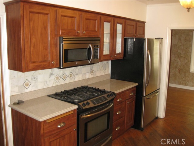 Building Photo - 353 Highland Pl