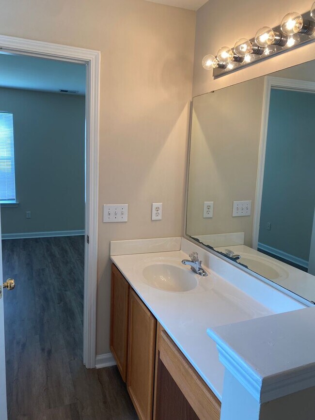 Foto del edificio - 2525 Whetstone Ln