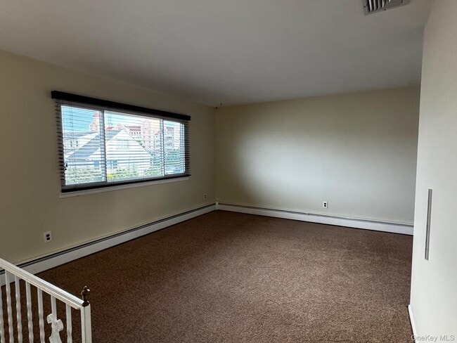 Building Photo - 113 Maple Blvd