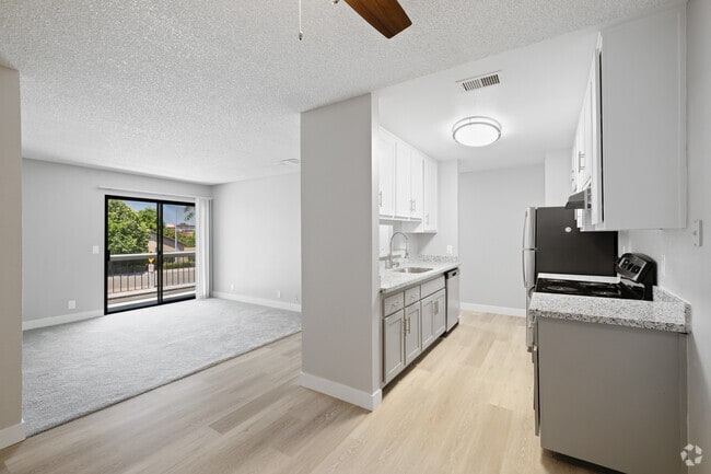 1BR, 1BA - 676 SF - Kitchen - The Mews at Dixon Farm