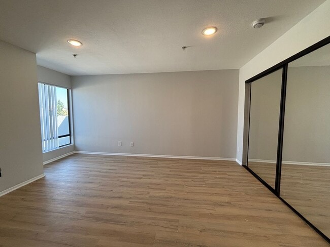 Interior Photo - 315 South Virgil Ave