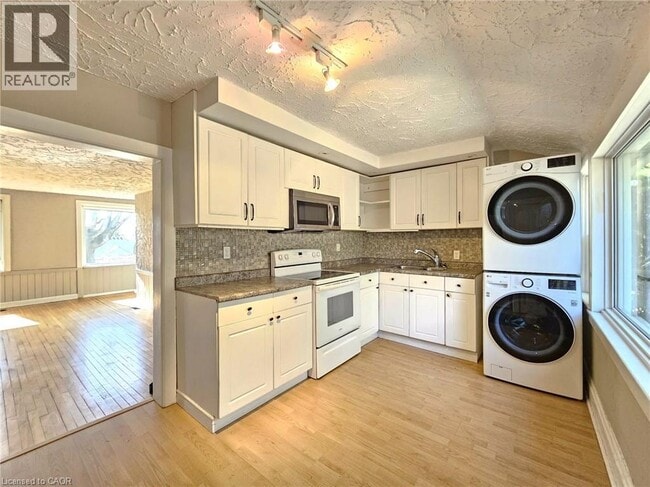 Building Photo - 1044 Knechtel Ct