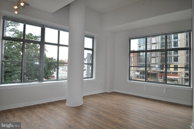 Foto del edificio - 460 New York Ave NW
