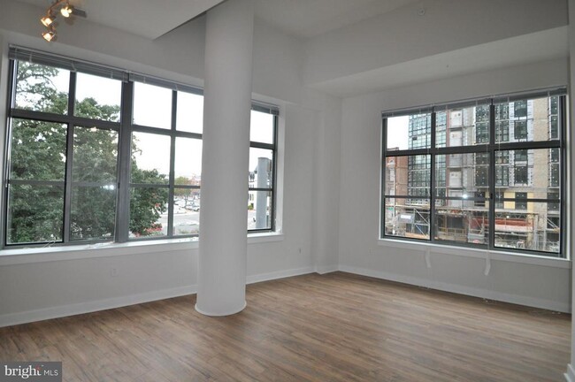 Building Photo - 460 New York Ave NW