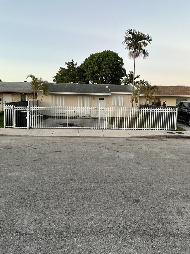 Building Photo - 11405 SW 148th St