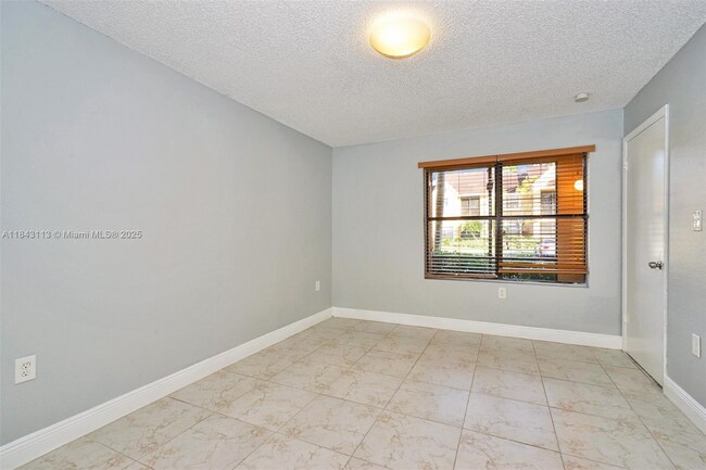 Foto del edificio - 15560 SW 104th St