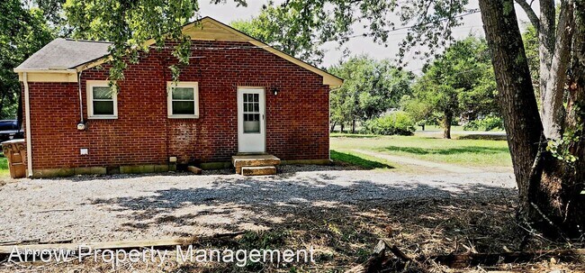 Building Photo - 3 br, 1 bath House - 3912 Tucker Rd