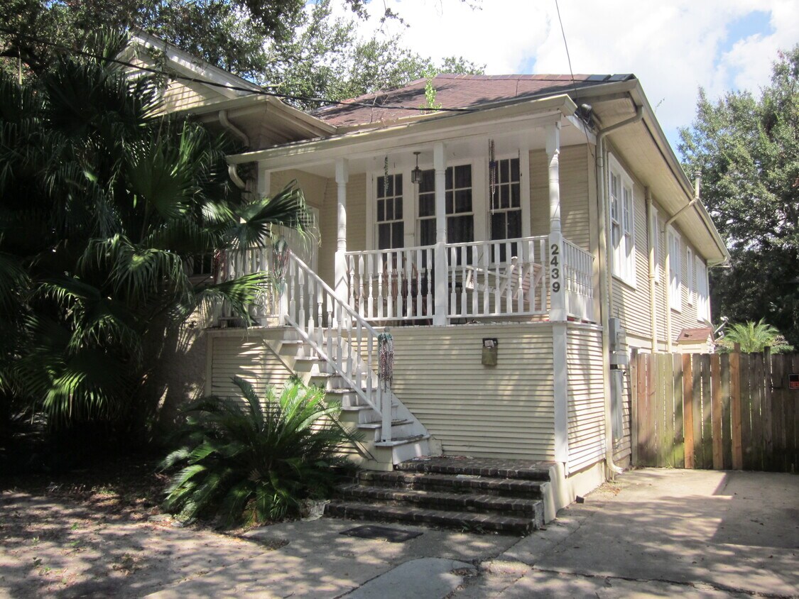 Primary Photo - 2439 Palmer Ave