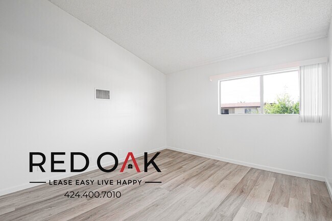 Building Photo - 201 Columbia St