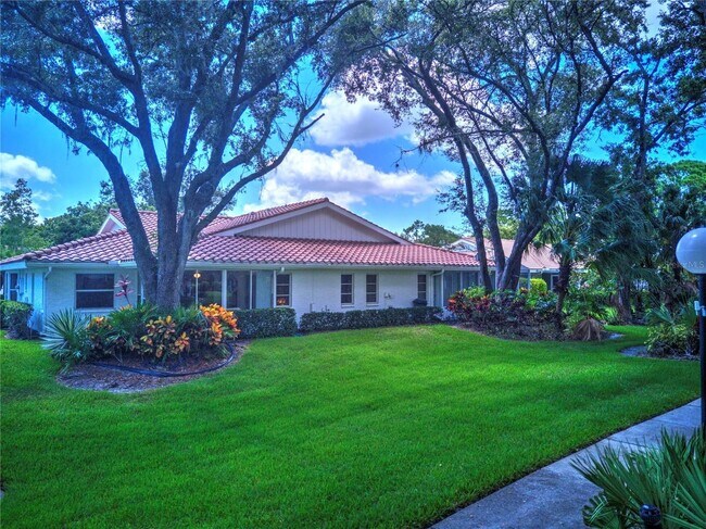 Building Photo - 5639 Garden Lakes Palm