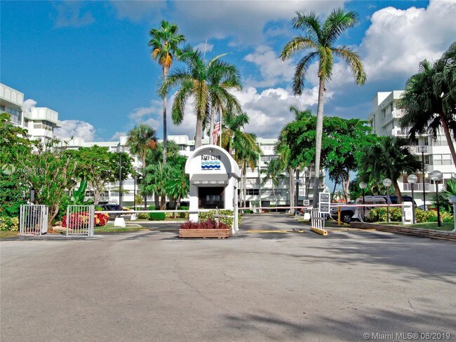Foto del edificio - 16558 NE 26th Ave