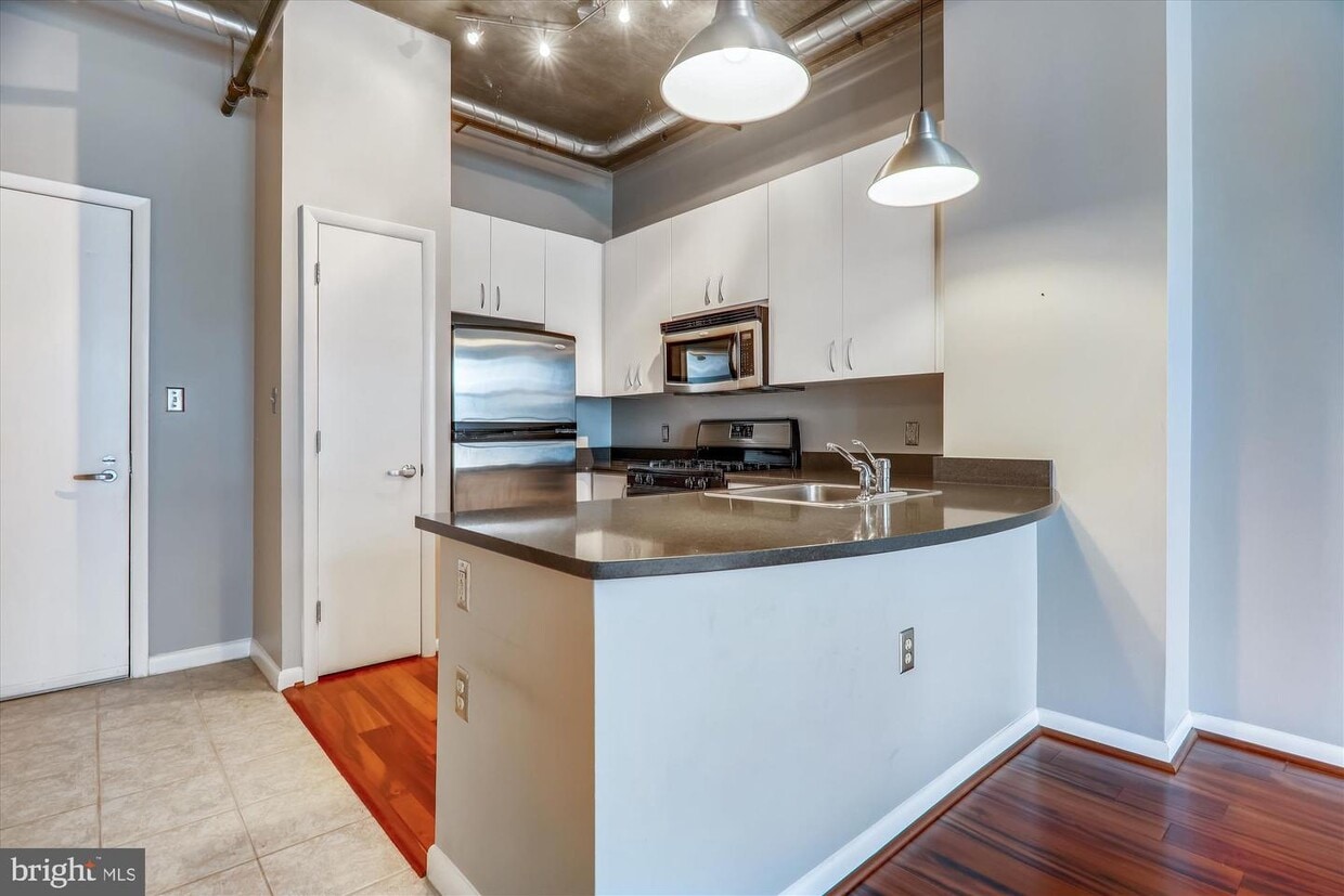 Primary Photo - 1300 N St NW