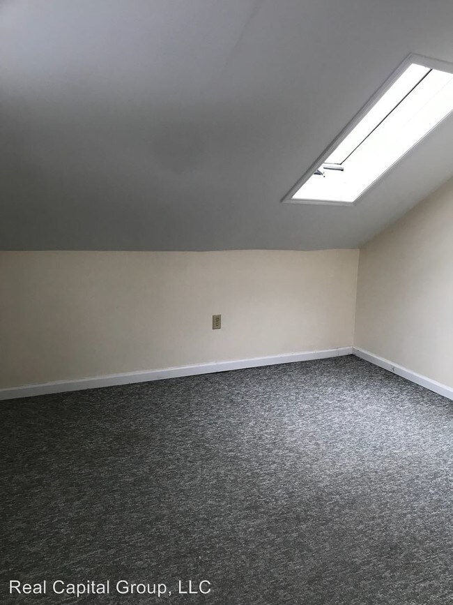 Building Photo - 447 Ontario St