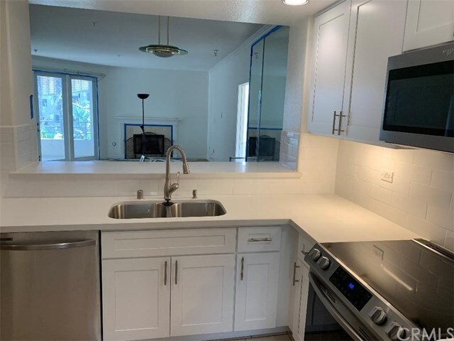 Building Photo - 2253 Martin