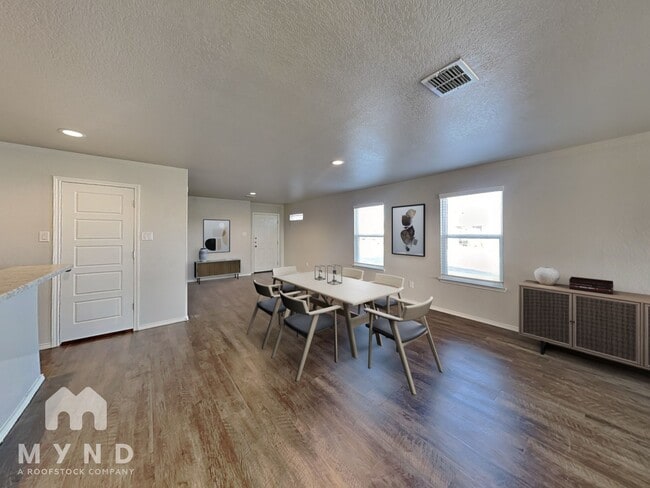 Building Photo - 7610 Twin Pine Ct