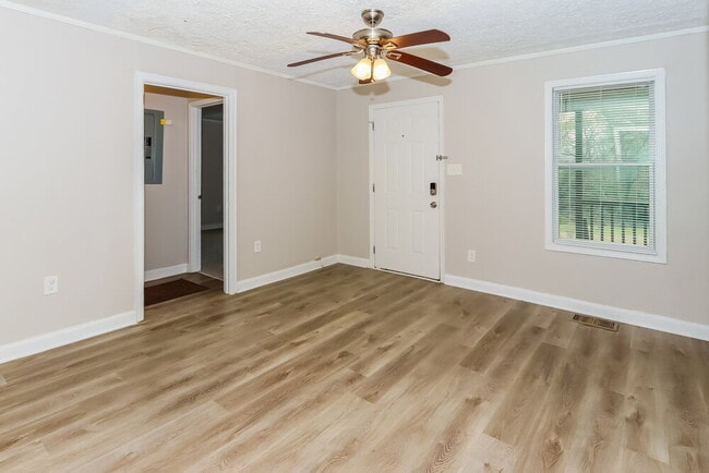 Building Photo - 1308 Greenbriar Dr