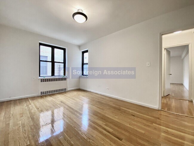 Foto del edificio - 700 Fort Washington Ave