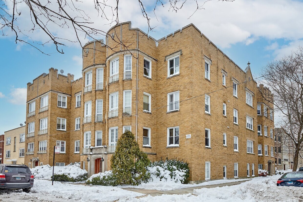 2607 W Greenleaf Ave Unit 2, Chicago, IL 60645 Condo for Rent in