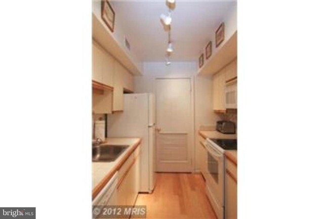 Building Photo - 2616 S Arlington Mill Dr